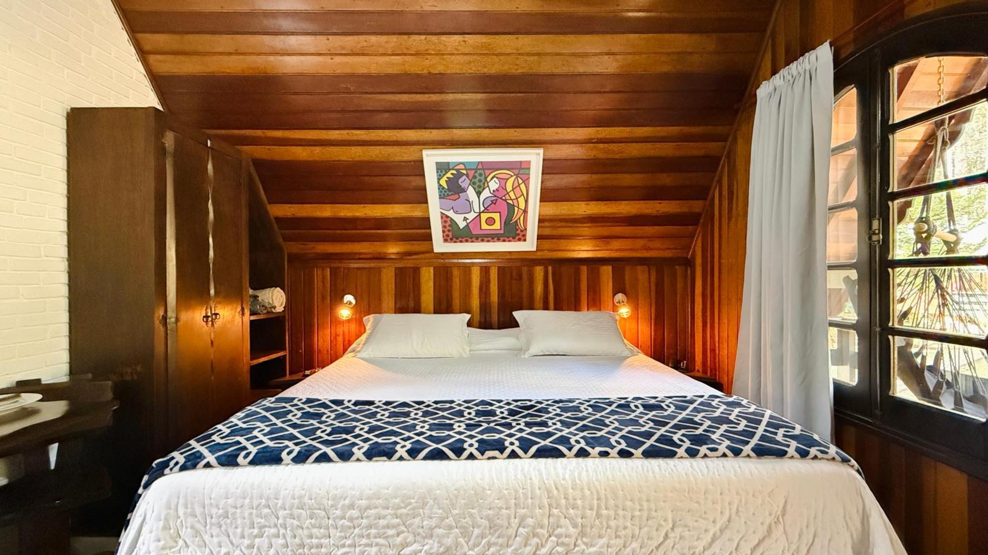 Quarto Duplo com Banheira de Hidromassagem